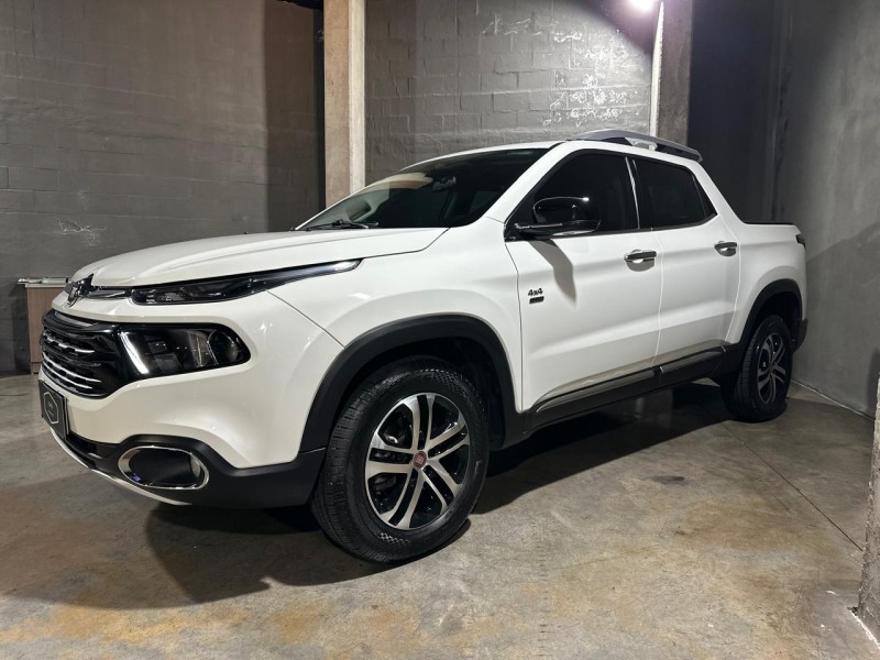 TORO 2.0 16V TURBO DIESEL VOLCANO AT9 4X4 AUTOMÁTICO - 2018 - CAXIAS DO SUL