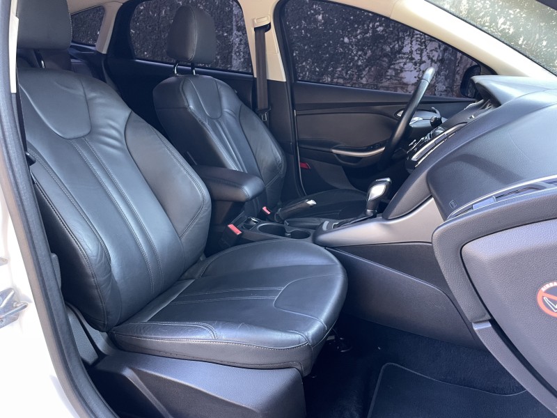 FOCUS 1.6 SE HATCH 16V FLEX 4P AUTOMÁTICO - 2015 - CAXIAS DO SUL