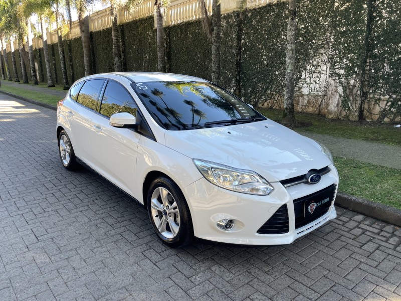 FOCUS 1.6 SE HATCH 16V FLEX 4P AUTOMÁTICO - 2015 - CAXIAS DO SUL