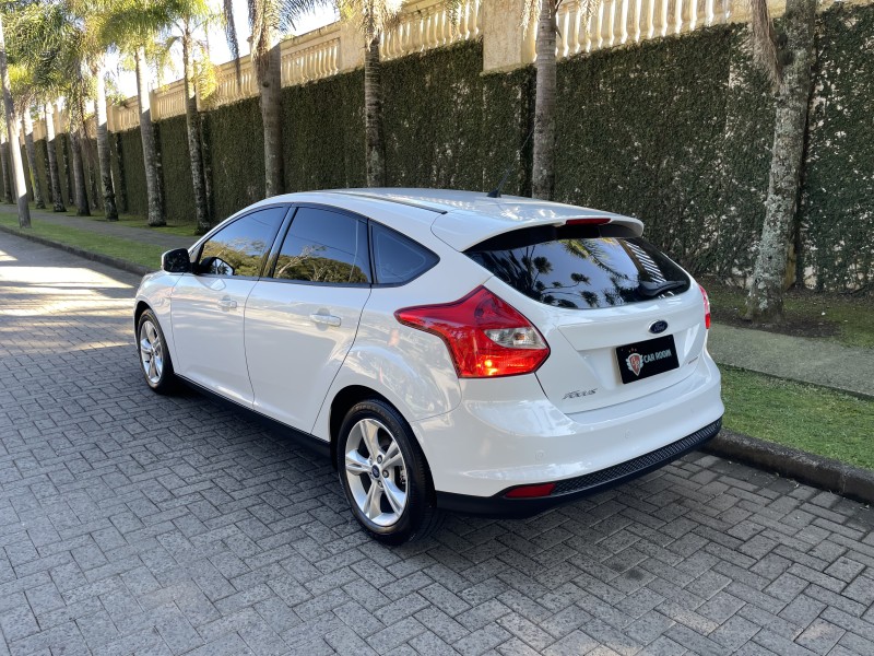 FOCUS 1.6 SE HATCH 16V FLEX 4P AUTOMÁTICO - 2015 - CAXIAS DO SUL
