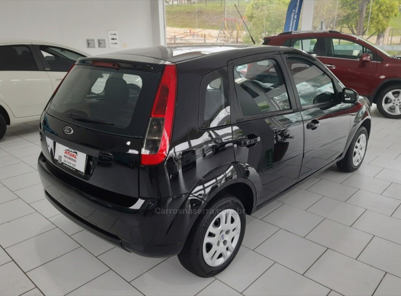 FIESTA 1.0 SE 8V FLEX 4P MANUAL - 2014 - GARIBALDI