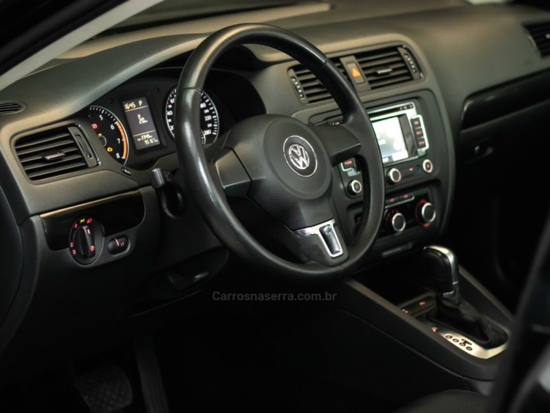 JETTA 2.0 COMFORTLINE FLEX 4P TIPTRONIC - 2013 - CAXIAS DO SUL