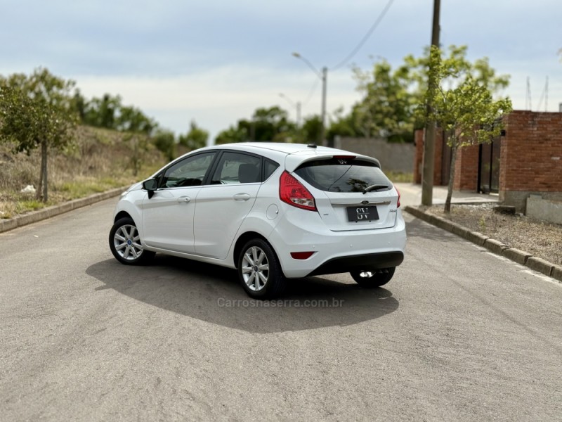 FIESTA 1.6 SE HATCH 16V FLEX 4P MANUAL - 2013 - CAXIAS DO SUL