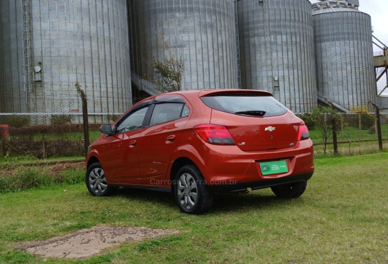 ONIX 1.4 MPFI LT 8V FLEX 4P MANUAL - 2013 - VACARIA