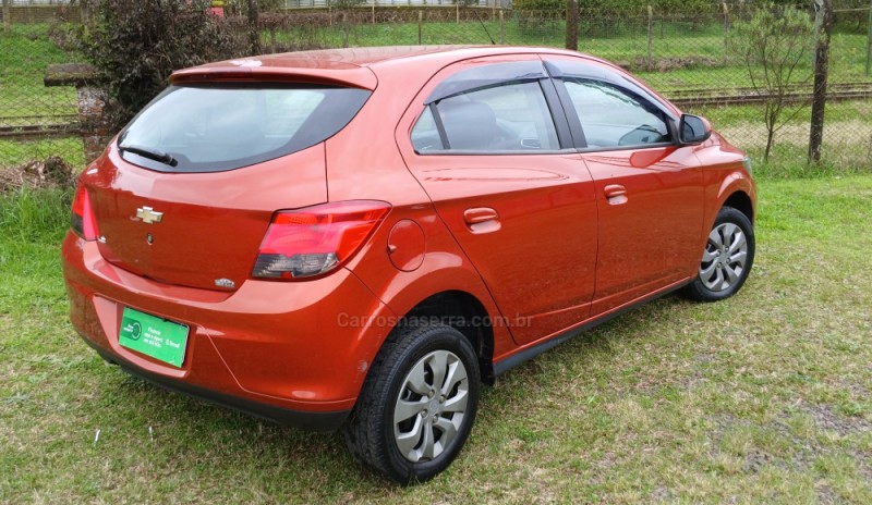 ONIX 1.4 MPFI LT 8V FLEX 4P MANUAL - 2013 - VACARIA