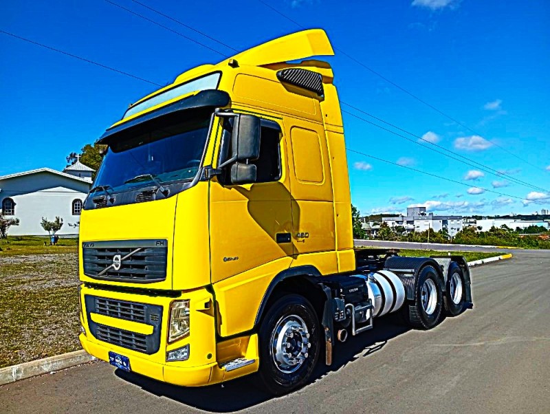 FH 460 GLOBETROTTER 6X2 - 2012 - FARROUPILHA
