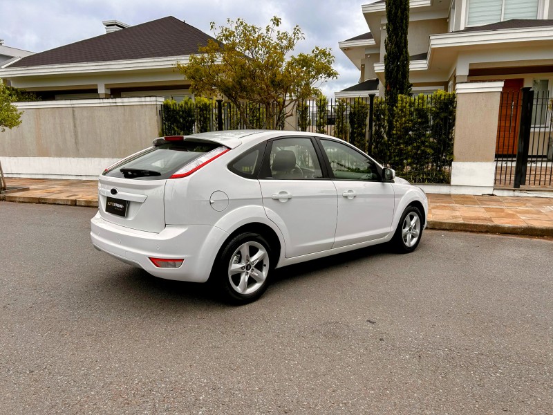 FOCUS 1.6 GLX 16V FLEX 4P MANUAL - 2013 - BENTO GONçALVES