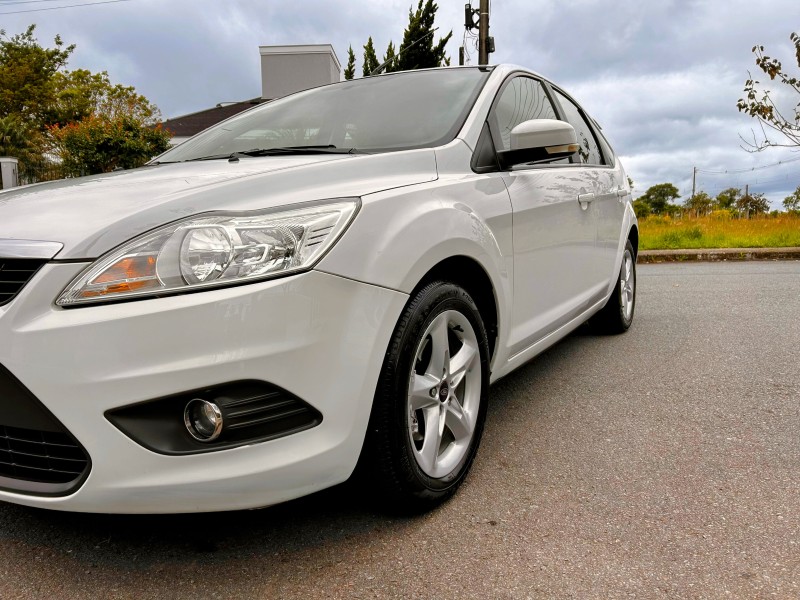 FOCUS 1.6 GLX 16V FLEX 4P MANUAL - 2013 - BENTO GONçALVES