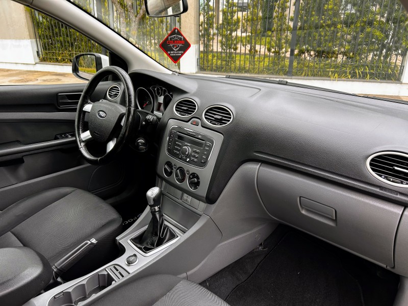 FOCUS 1.6 GLX 16V FLEX 4P MANUAL - 2013 - BENTO GONçALVES