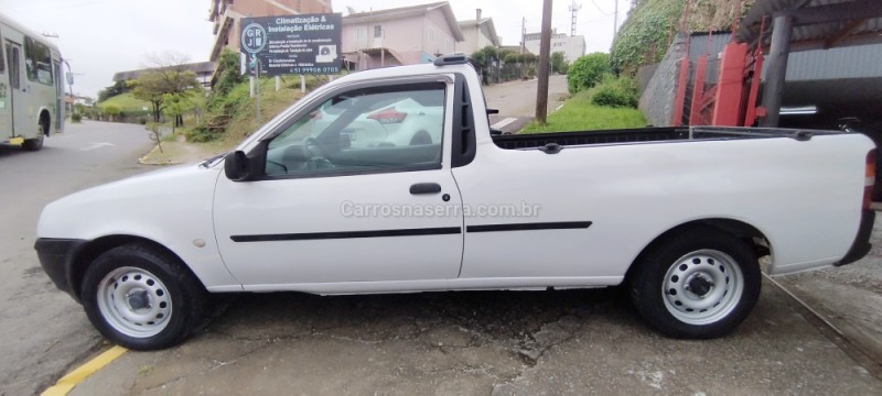 COURIER 1.6 MPI L 8V GASOLINA 2P MANUAL - 2003 - FARROUPILHA