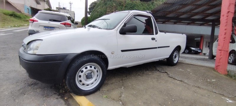 courier 1.6 mpi l 8v gasolina 2p manual 2003 farroupilha