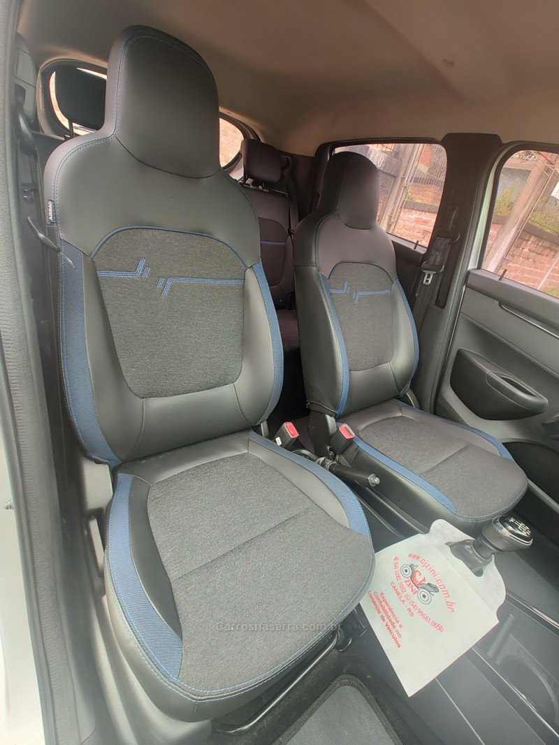 KWID 1.0 12V SCE FLEX INTENSE MANUAL - 2023 - CANELA