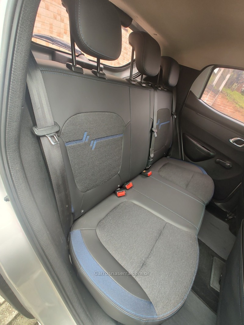 KWID 1.0 12V SCE FLEX INTENSE MANUAL - 2023 - CANELA