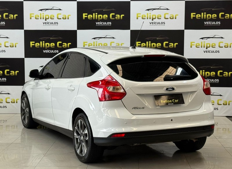 FOCUS 1.6 SE HATCH 16V FLEX 4P AUTOMÁTICO - 2014 - CAXIAS DO SUL