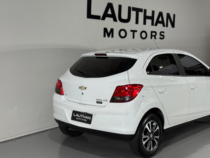 ONIX 1.4 MPFI LTZ 8V FLEX 4P MANUAL - 2016 - NOVO HAMBURGO