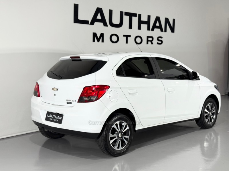 ONIX 1.4 MPFI LTZ 8V FLEX 4P MANUAL - 2016 - NOVO HAMBURGO
