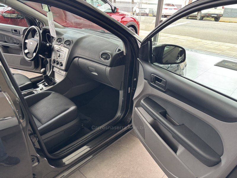 FOCUS 1.6 GLX 8V FLEX 4P MANUAL - 2013 - BENTO GONçALVES