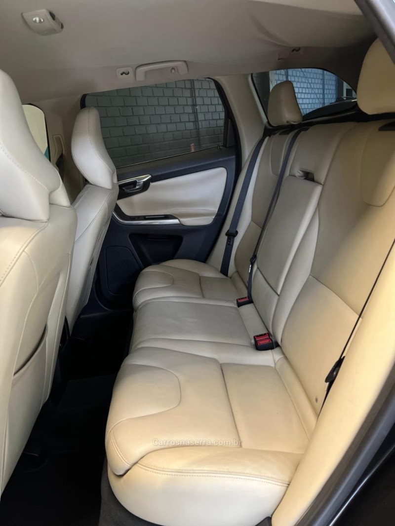 XC60 2.0 T5 KINETIC GASOLINA 4P AUTOMÁTICO - 2016 - NOVO HAMBURGO