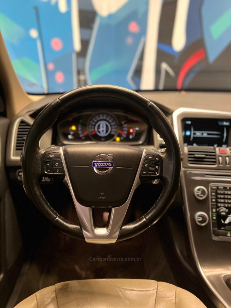 XC60 2.0 T5 KINETIC GASOLINA 4P AUTOMÁTICO - 2016 - NOVO HAMBURGO