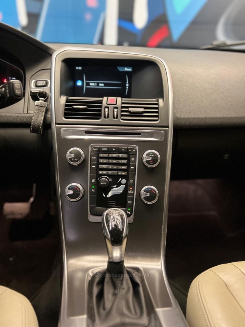 XC60 2.0 T5 KINETIC GASOLINA 4P AUTOMÁTICO - 2016 - NOVO HAMBURGO