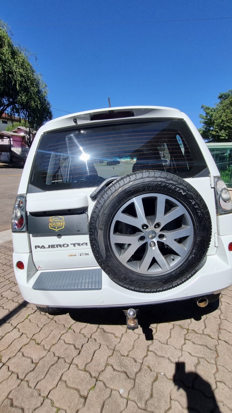 PAJERO TR4 2.0 4X4 16V 131CV GASOLINA 4P AUTOMÁTICO - 2014 - PASSO FUNDO