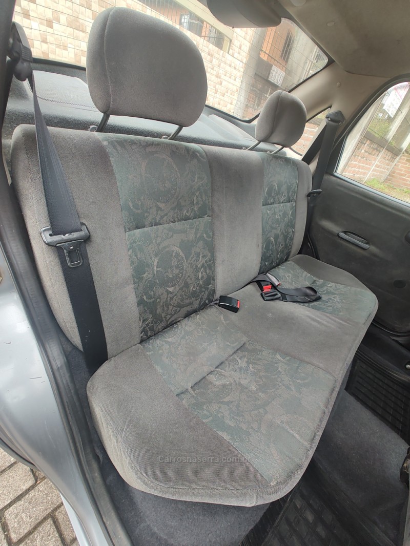 CORSA 1.0 MPFI MILENIUM II SEDAN 8V GASOLINA 4P MANUAL - 2001 - CANELA