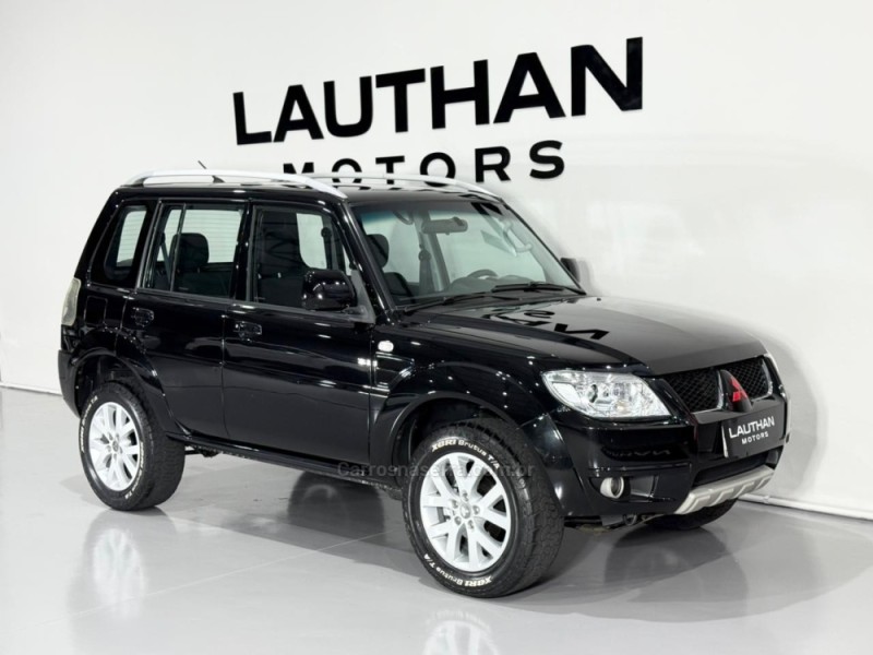PAJERO TR4 2.0 4X4 16V 140CV FLEX 4P MANUAL - 2011 - NOVO HAMBURGO