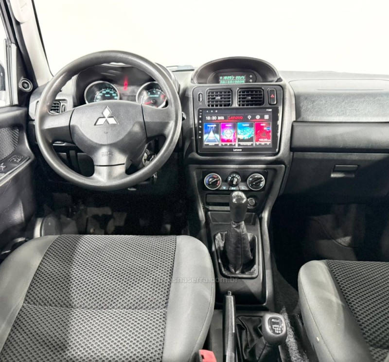 PAJERO TR4 2.0 4X4 16V 140CV FLEX 4P MANUAL - 2011 - NOVO HAMBURGO