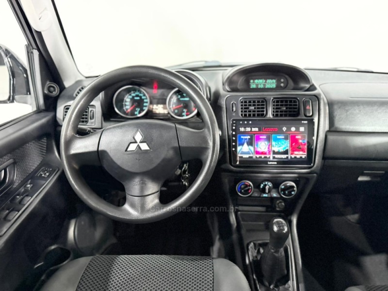 PAJERO TR4 2.0 4X4 16V 140CV FLEX 4P MANUAL - 2011 - NOVO HAMBURGO