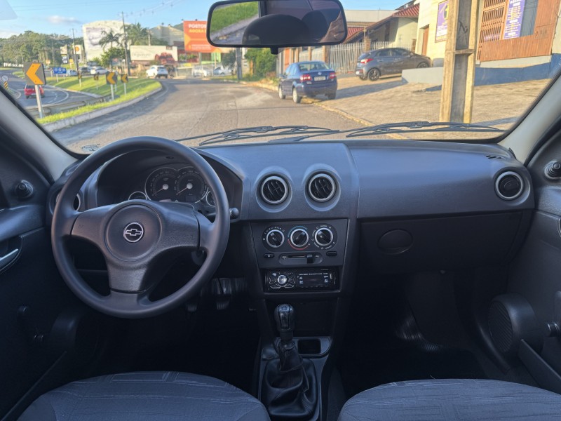 PRISMA 1.4 MPFI MAXX 8V FLEX 4P MANUAL - 2009 - DOIS IRMãOS