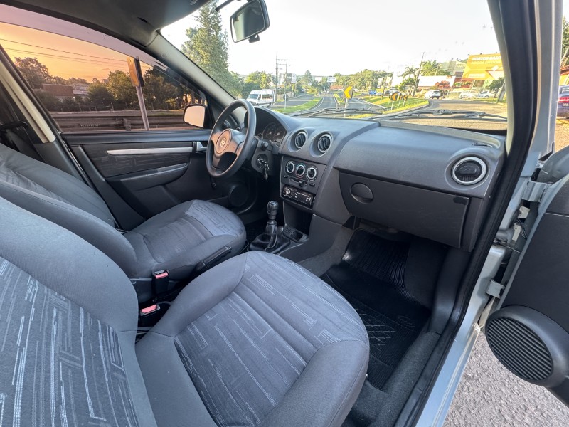 PRISMA 1.4 MPFI MAXX 8V FLEX 4P MANUAL - 2009 - DOIS IRMãOS