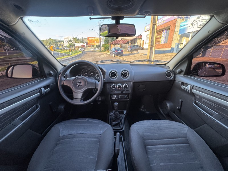 PRISMA 1.4 MPFI MAXX 8V FLEX 4P MANUAL - 2009 - DOIS IRMãOS