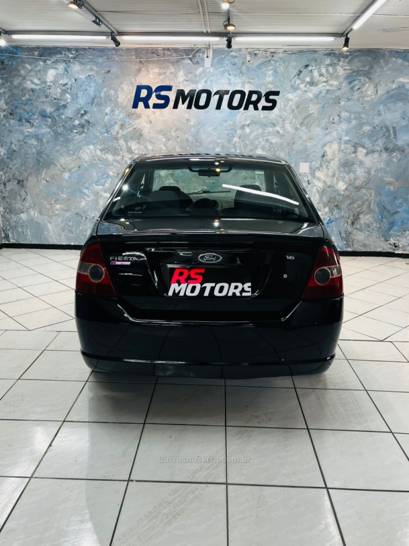 FIESTA 1.6 MPI SEDAN 8V FLEX 4P MANUAL - 2005 - CAXIAS DO SUL