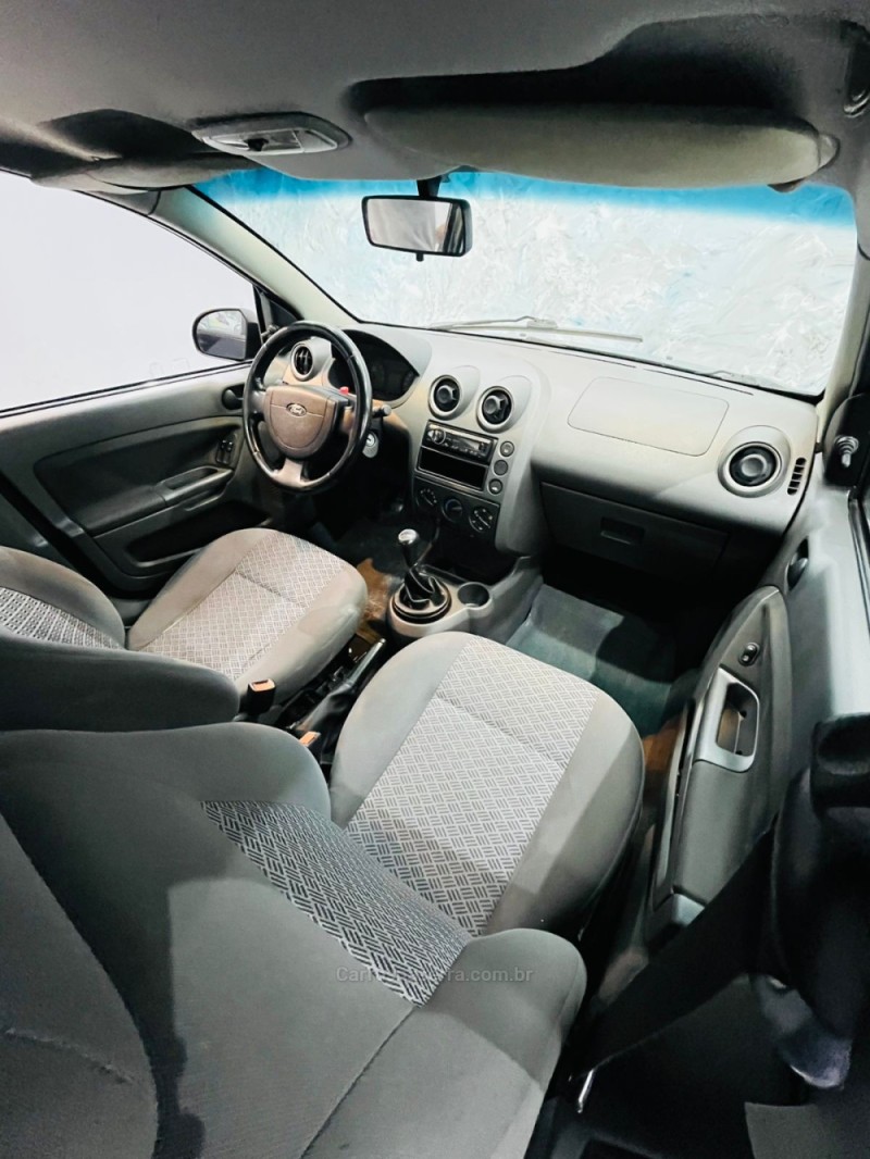 FIESTA 1.6 MPI SEDAN 8V FLEX 4P MANUAL - 2005 - CAXIAS DO SUL