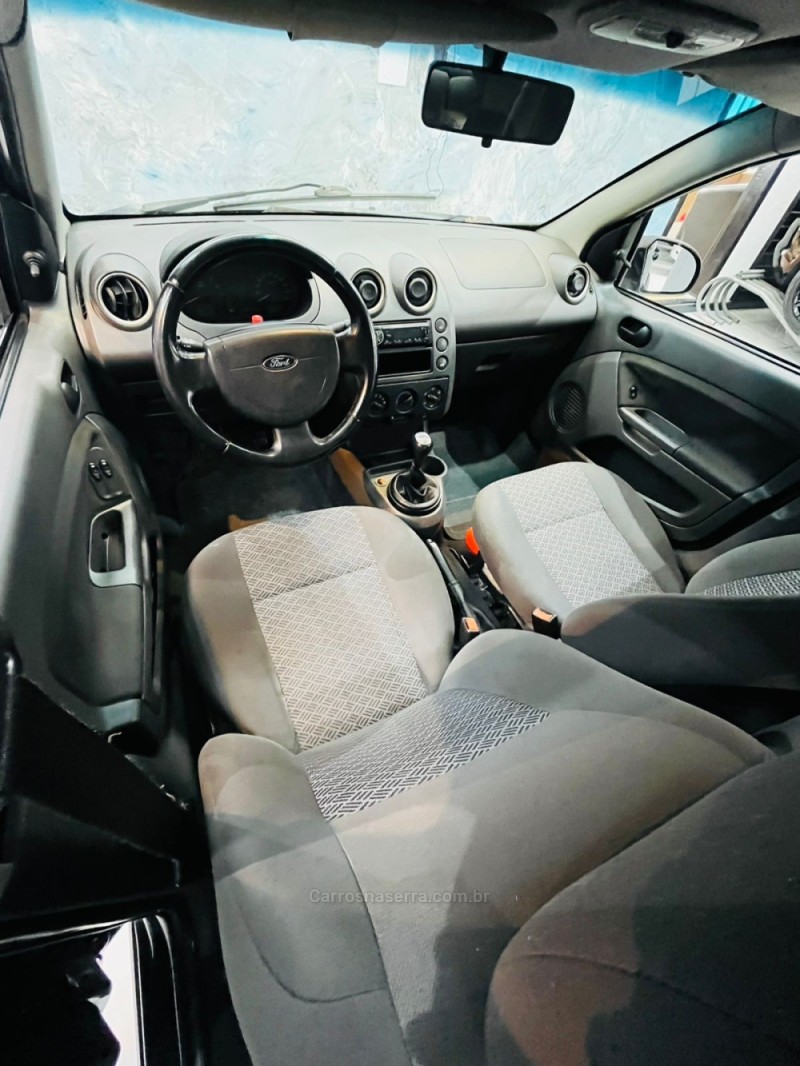 FIESTA 1.6 MPI SEDAN 8V FLEX 4P MANUAL - 2005 - CAXIAS DO SUL