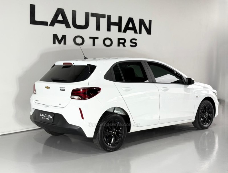 ONIX 1.0 LT 12V TURBO FLEX 4P MANUAL - 2023 - NOVO HAMBURGO