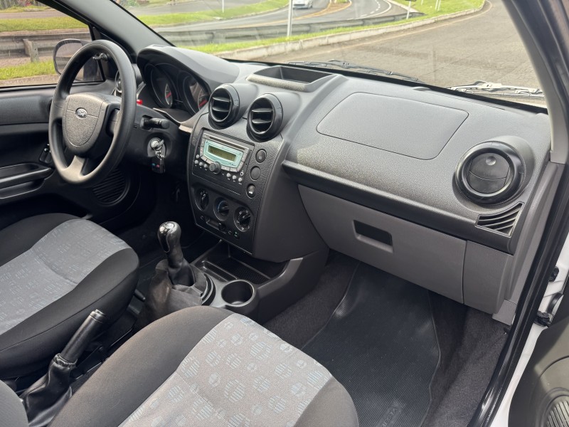 FIESTA 1.0 MPI FIRST HATCH 8V FLEX 4P MANUAL - 2011 - DOIS IRMãOS