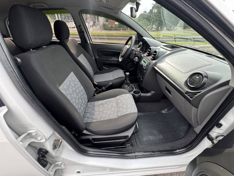 FIESTA 1.0 MPI FIRST HATCH 8V FLEX 4P MANUAL - 2011 - DOIS IRMãOS