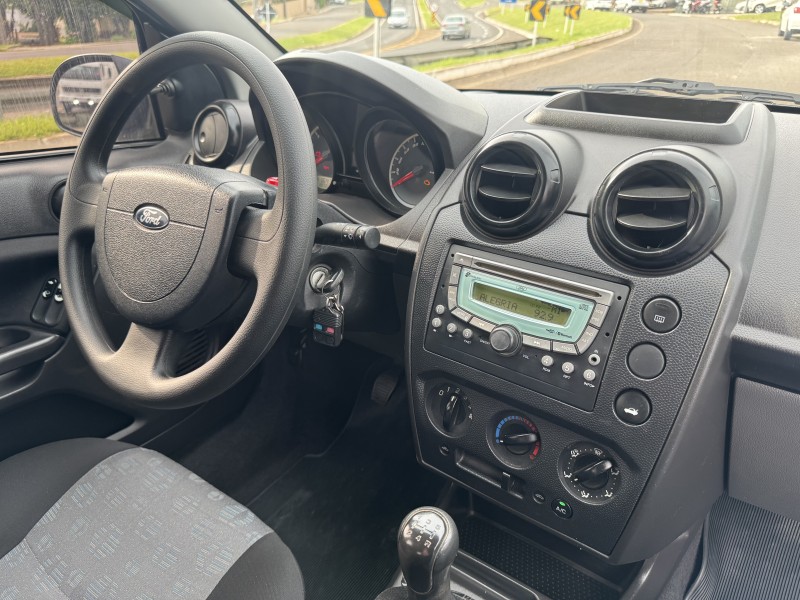 FIESTA 1.0 MPI FIRST HATCH 8V FLEX 4P MANUAL - 2011 - DOIS IRMãOS