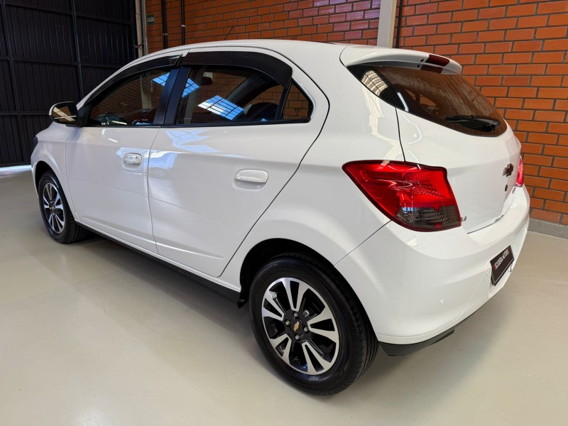 ONIX 1.4 MPFI LTZ 8V FLEX 4P MANUAL - 2014 - BENTO GONçALVES