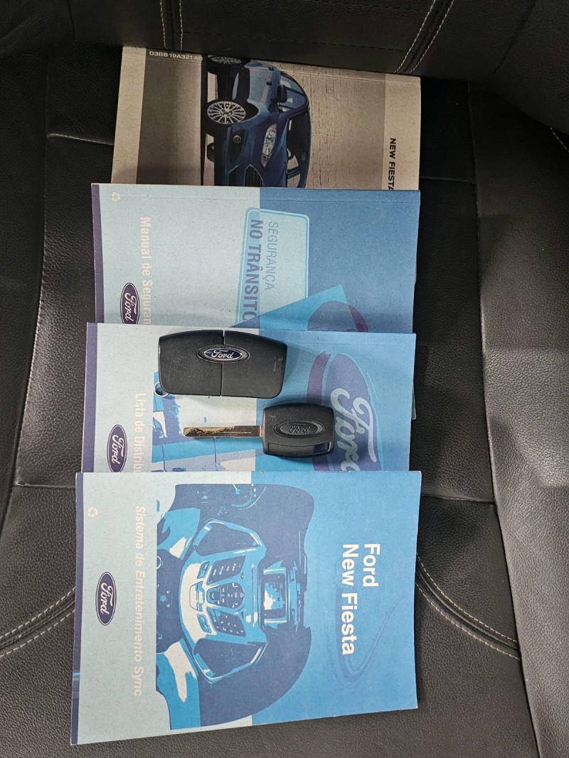 FIESTA 1.6 TITANIUM HATCH 16V FLEX 4P AUTOMÁTICO - 2014 - CAXIAS DO SUL