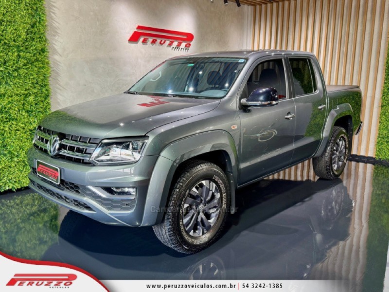 AMAROK 3.0 V6 TDI HIGHLINE CD DIESEL 4MOTION AUTOMÁTICO - 2023 - NOVA PRATA