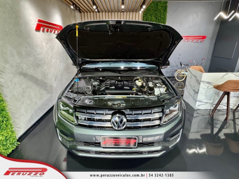 AMAROK 3.0 V6 TDI HIGHLINE CD DIESEL 4MOTION AUTOMÁTICO - 2023 - NOVA PRATA