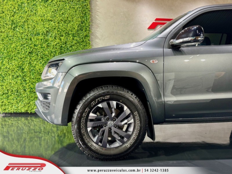AMAROK 3.0 V6 TDI HIGHLINE CD DIESEL 4MOTION AUTOMÁTICO - 2023 - NOVA PRATA