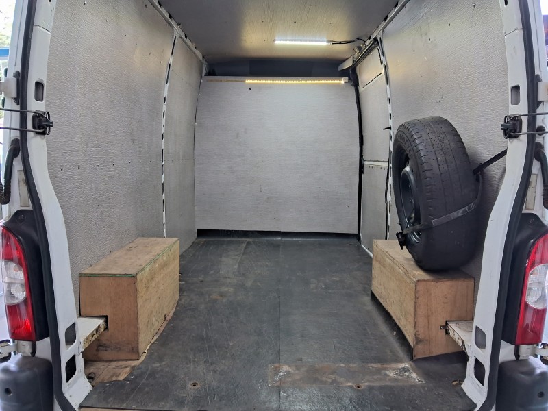 MASTER 2.5 DCI FURGÃO MÉDIO/LONGO TA DIESEL - 2013 - SãO SEBASTIãO DO CAí