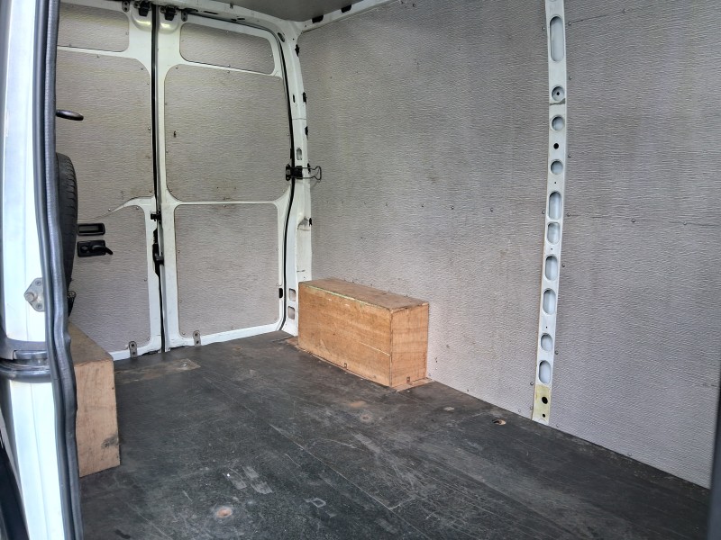 MASTER 2.5 DCI FURGÃO MÉDIO/LONGO TA DIESEL - 2013 - SãO SEBASTIãO DO CAí