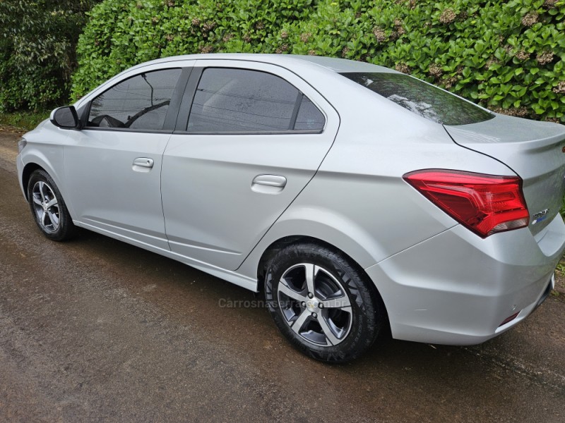 CHEVROLET - PRISMA - 2019/2019 - Prata - R$ 67.000,00