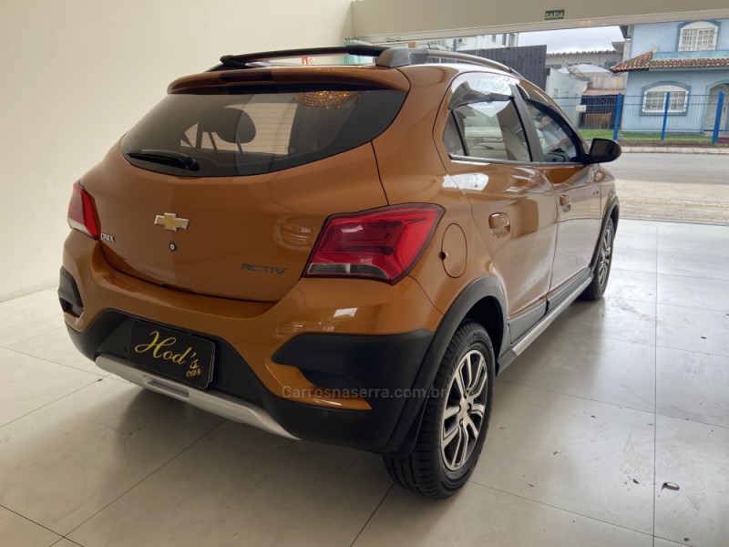 ONIX 1.4 MPFI ACTIV 8V FLEX 4P AUTOMÁTICO - 2017 - CANELA
