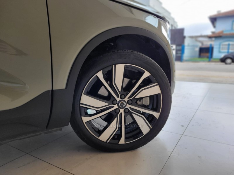 XC 40  - 2022 - CANELA