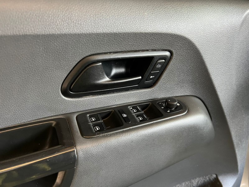 AMAROK 2.0 TRENDLINE 4X4 CD 16V TURBO INTERCOOLER DIESEL 4P MANUAL - 2013 - CAXIAS DO SUL